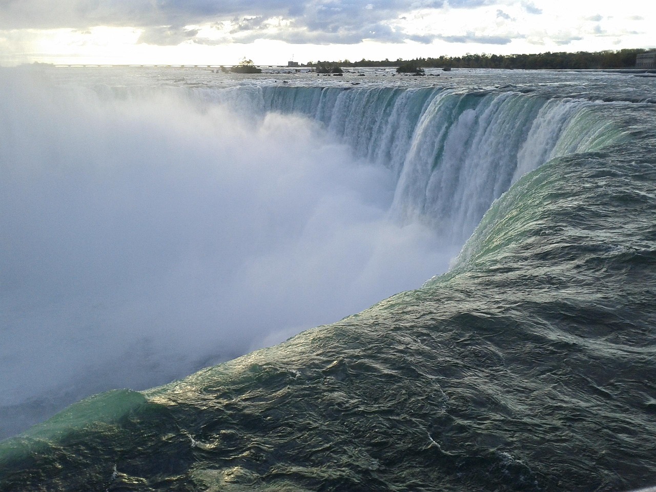Horseshoe Falls at Niagara, mist rising from the drop